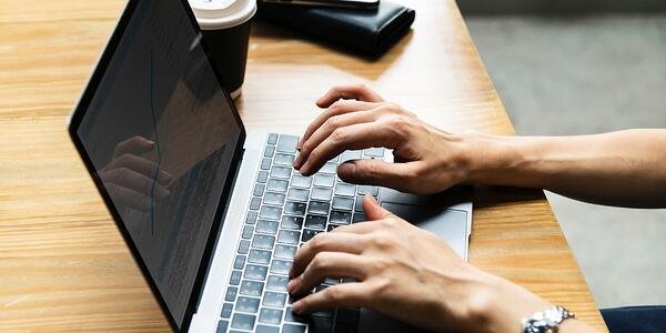 8 Tips to Write Better Business Blogs (+ How to Get Started Now)